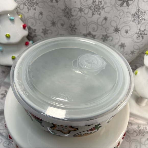 Christmas Sanrio Hello Kitty Gingerbread Candy Cane Ceramic Nesting Food Storage - Picture 7 of 14